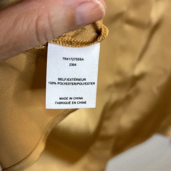 NWT
Derek Lam 10 Crosby
Selma Flare-Cuff Button-Front Blouse in Fawn size M - Picture 6 of 7